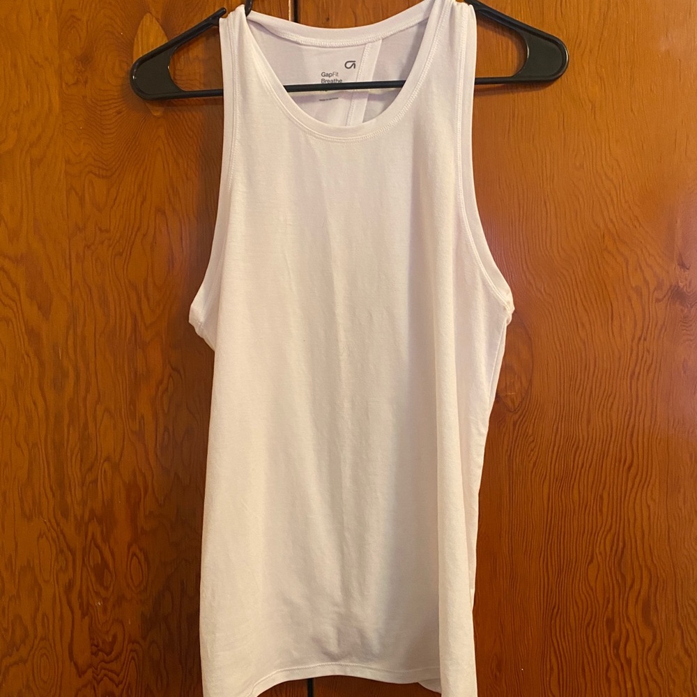 Gap Fit Breathe women’s workout tank